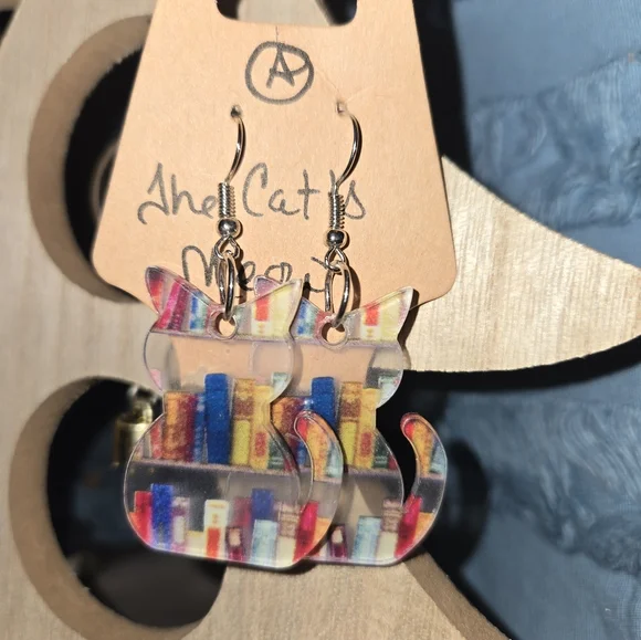 Earing - Picture 10 of 13